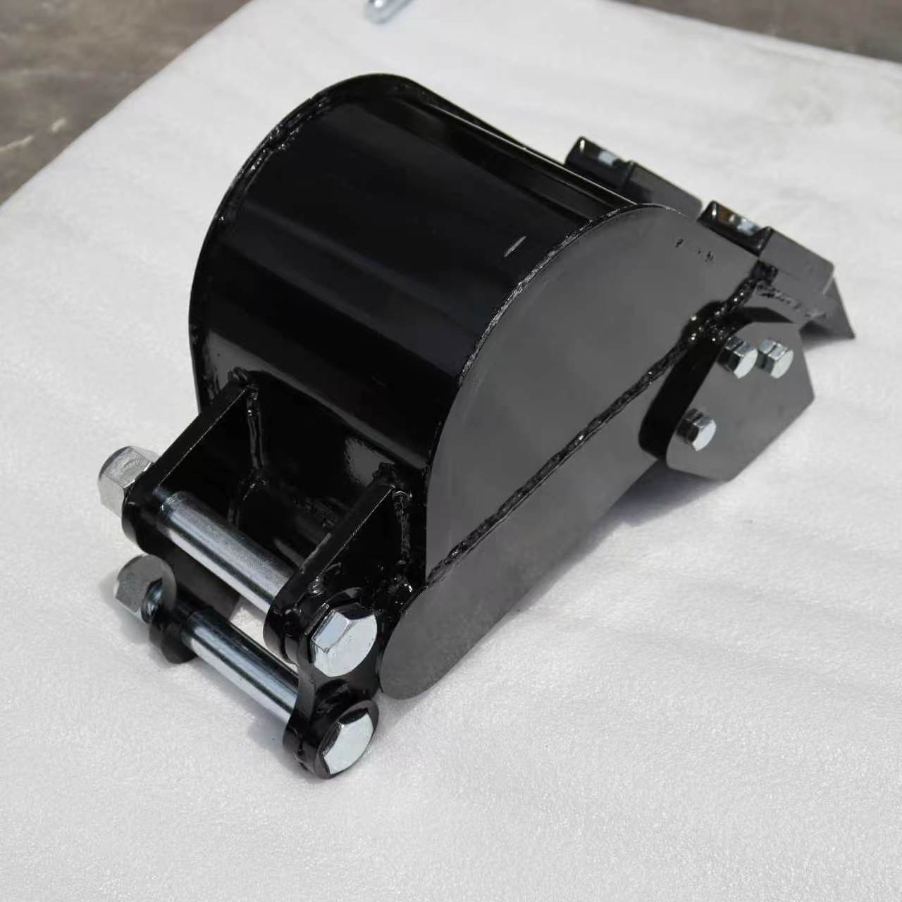 8" Mini Skid Steer Narrow Tooth Bucket Attachment for Trenching, Digging & Tight Access Work MB200T - with | Sold by Uncle Wiener's Wholesale