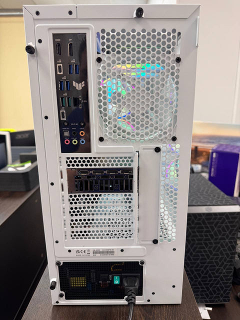 Custom NZXT H5 Flow RGB gaming PC setup
i7-13700K liquid cooled gaming PC with RTX 4060
High-performance DDR5 desktop tower with RGB lighting