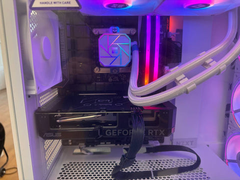 Custom NZXT H5 Flow RGB gaming PC setup
i7-13700K liquid cooled gaming PC with RTX 4060
High-performance DDR5 desktop tower with RGB lighting