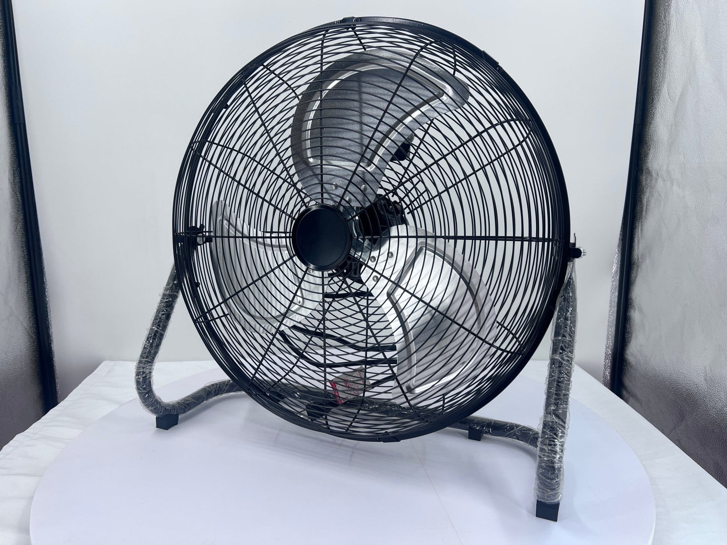 20-Inch Heavy Duty Industrial Floor Fan – 3-Speed Adjustable
Metal Blade Commercial Cooling Fan for Workshops
Adjustable Tilt Heavy Duty Fan for Warehouse Ventilation
Garage Industrial Floor Fan 20" Model 1211446
Powerful 3-Speed Industrial Airflow Fan