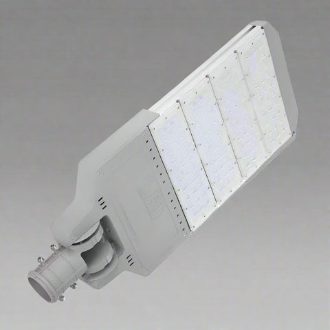 400W LED street light IP65 waterproof housing
600W high lumen yard light adjustable mounting
Gray outdoor LED security light fixture close-up
Side view of LED light with heat sink fins
Daylight white LED floodlight for outdoor use