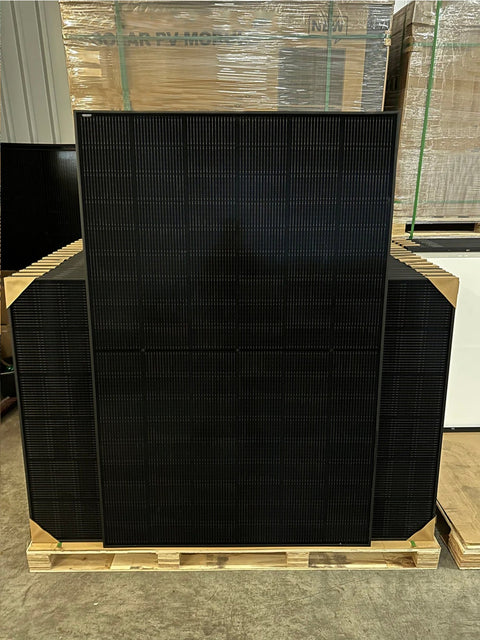 Front view of 440W bifacial solar panel with dual glass
All-black high-efficiency solar panel for residential rooftops
440W solar panel with monocrystalline silicon cells
Bifacial solar panel with MC4 connectors
Backside view of dual glass solar module for off-grid use