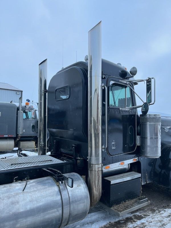 "8 inch chrome miter cut exhaust stacks for Peterbilt 379"
"Complete chrome stack kit for Peterbilt 378"
"8x10 exhaust stack with cab brackets and elbows"
"Truck chrome exhaust system with T-pipe and brackets"