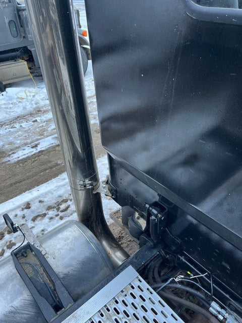 "8 inch chrome miter cut exhaust stacks for Peterbilt 379"
"Complete chrome stack kit for Peterbilt 378"
"8x10 exhaust stack with cab brackets and elbows"
"Truck chrome exhaust system with T-pipe and brackets"