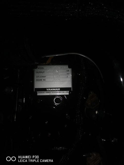 3.5-Ton Tandem Vibratory Roller in yellow β front view
Double drum asphalt compactor on-site
Side view of articulated soil roller
Yanmar engine vibratory roller parked for demonstration