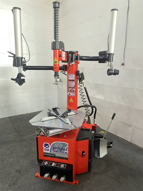 Blue Viper FT380 Tire Changer with Dual Assist Arms
Heavy-Duty Tire Changer Machine with Bead Blaster
Truck-Ready FT380 Tire Changer Quick Inflate System
Professional Auto Shop Tire Machine – Blue Viper FT380