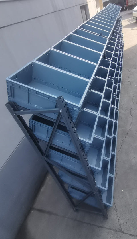 SR81050 heavy-duty steel storage rack with slanted shelves
Industrial warehouse rack system with 4 bays
Slanted shelving system for commercial equipment storage
Close-up view of steel rack frame and shelf detail
High capacity industrial racking with powder-coated finish