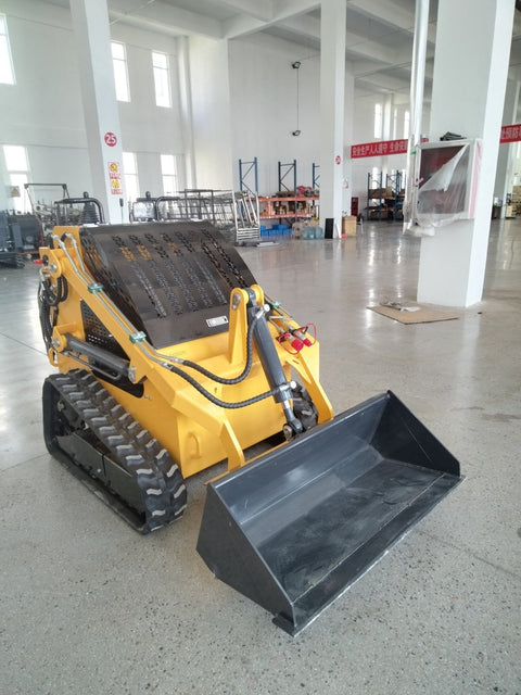 “T380 compact skid steer loader with rubber tracks”
“T460 mini tracked loader for landscaping and excavation”
“Heavy-duty skid steer with universal quick attach plate”
“Tracked compact construction loader in yellow”
