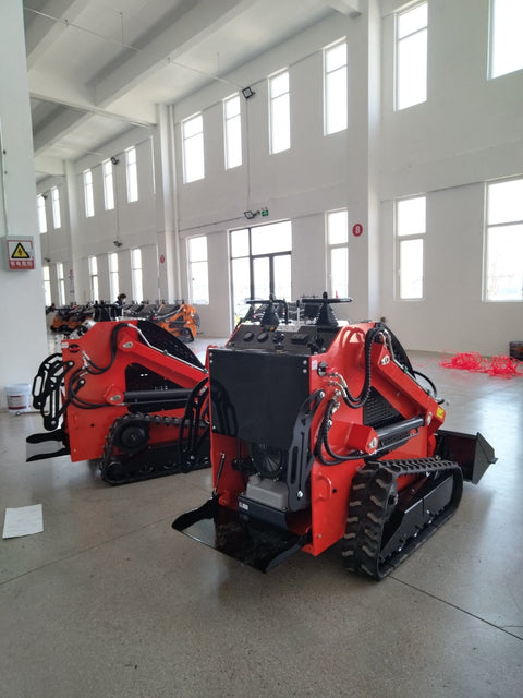 “T380 compact skid steer loader with rubber tracks”
“T460 mini tracked loader for landscaping and excavation”
“Heavy-duty skid steer with universal quick attach plate”
“Tracked compact construction loader in yellow”