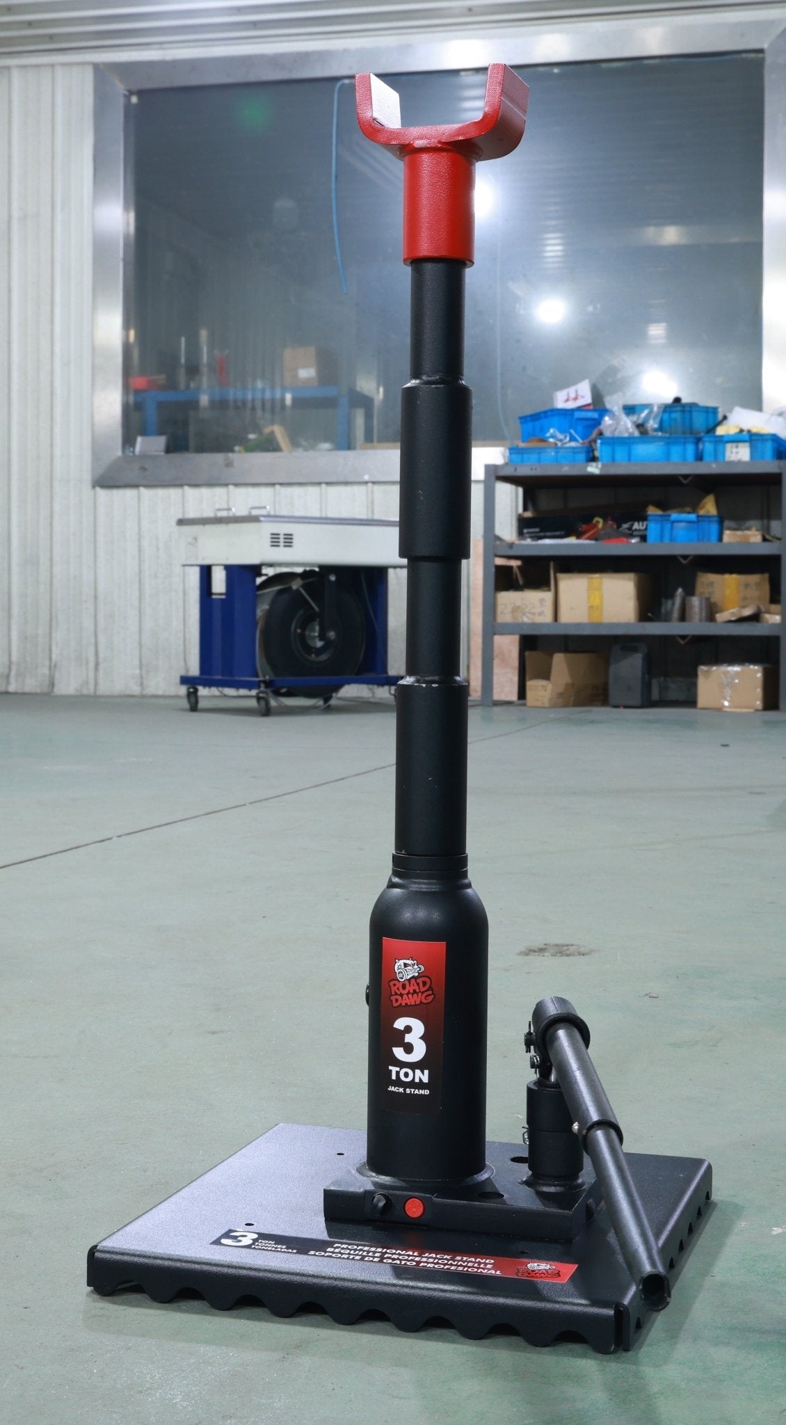 Heavy-Duty Off-Road 3 Ton Bottle Jack on Dirt Surface
Manual Bottle Jack for Off-Road Vehicle Lifting
Portable 3 Ton Off-Road Jack for Trucks and SUVs
Wide Base Off-Road Bottle Jack TH903008
Black and Red Heavy-Duty Off-Road Jack in Use