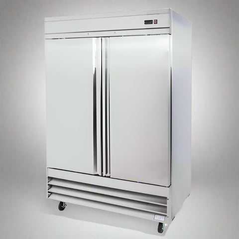 • “3 door stainless steel commercial freezer”
• “Interior view of commercial fridge shelving”
• “Digital temperature display for commercial freezer”
• “Heavy-duty caster wheels on restaurant freezer”
• “Lockable stainless door for commercial kitchen fridge”