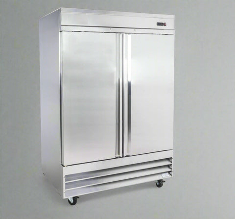 • “3 door stainless steel commercial freezer”
• “Interior view of commercial fridge shelving”
• “Digital temperature display for commercial freezer”
• “Heavy-duty caster wheels on restaurant freezer”
• “Lockable stainless door for commercial kitchen fridge”