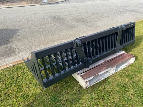 John Deere Global Euro rock bucket front view
Heavy-duty 96 inch tractor rock bucket attachment
Global Euro tractor rock bucket handling large debris
Side view of reinforced rock bucket for tractors
Rock bucket attachment for land clearing