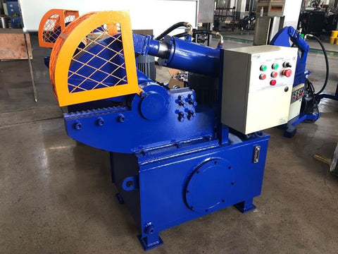 “250 Ton Scrap Metal Hydraulic Shear – front view”
“Industrial alligator shear cutting heavy-duty scrap”
“Blue hydraulic shear machine for metal recycling”