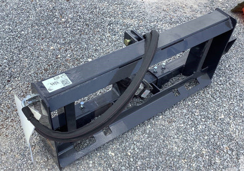 PHA162C 3-point hitch adapter mounted on skid steer
Heavy-duty universal skid steer hitch adapter side view