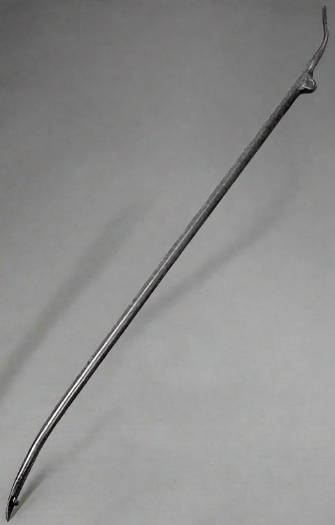 37-inch tire demount spoon bar with rim grip tip – heavy duty steel
Heavy-duty truck tire spoon tool – full length view