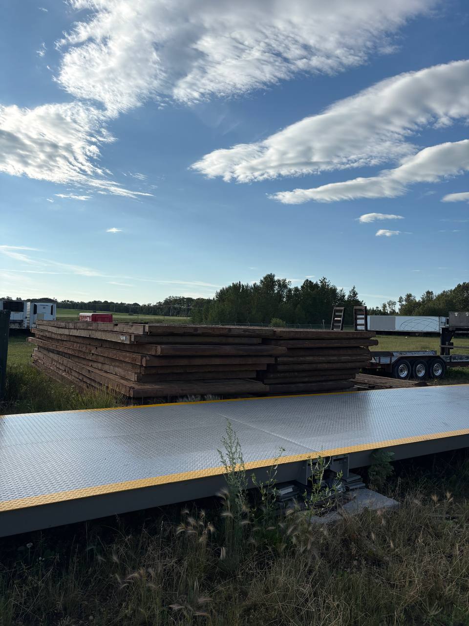 Rig Mats & Crane Mats – 20FT, 40FT, 8FT x 14FT – Regular Wear, Grade B, Grade C – Heavy - Duty Ground Protection for Construction & Oilfield - with | Sold by Uncle Wiener's Wholesale