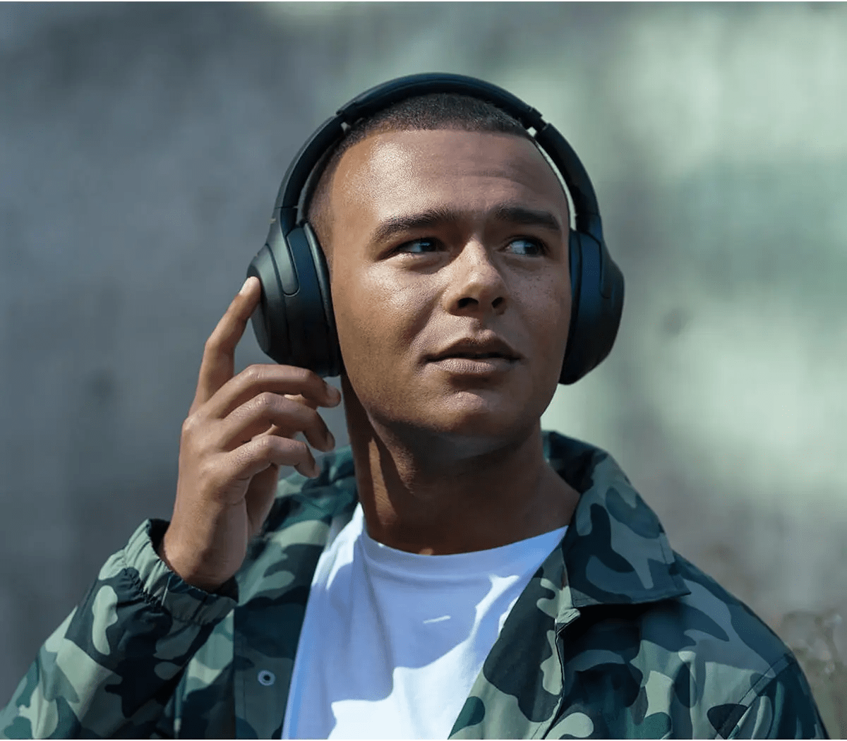 Sony WH - 1000XM4 Wireless Noise Cancelling Headphones - with | Sold by Uncle Wiener's Wholesale