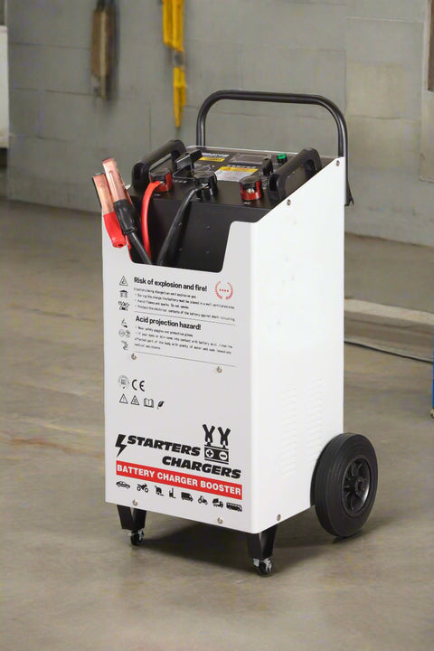 220V battery booster with wheels and handle ��� Model F3500A
Quick start charger for 12V and 24V truck batteries
Heavy-duty battery booster with air cooling
Front panel view of F3500A booster c