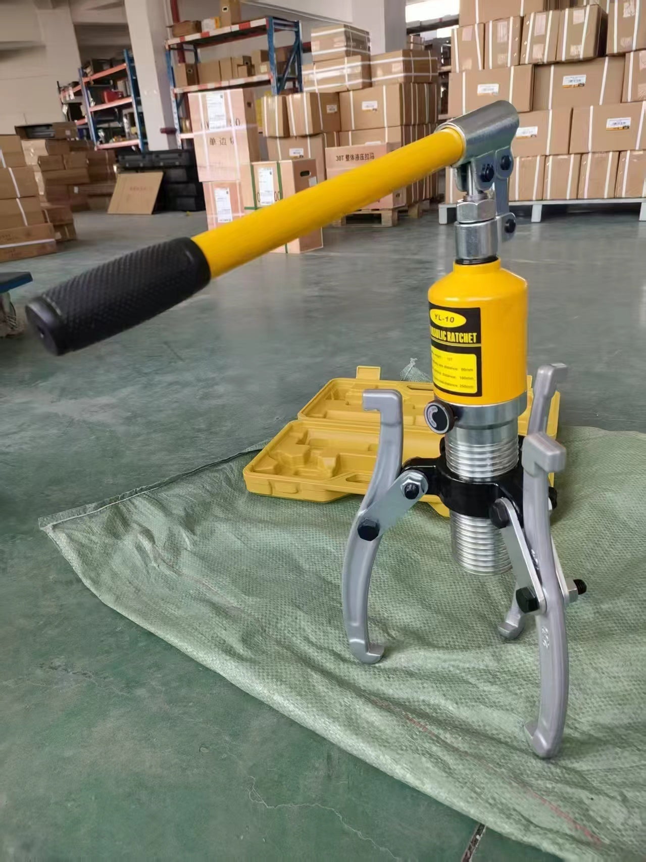 10 Ton Hydraulic Puller 3 Jaw Heavy Duty Gear Bearing Puller Tool HP3J010 - with | Sold by Uncle Wiener's Wholesale
