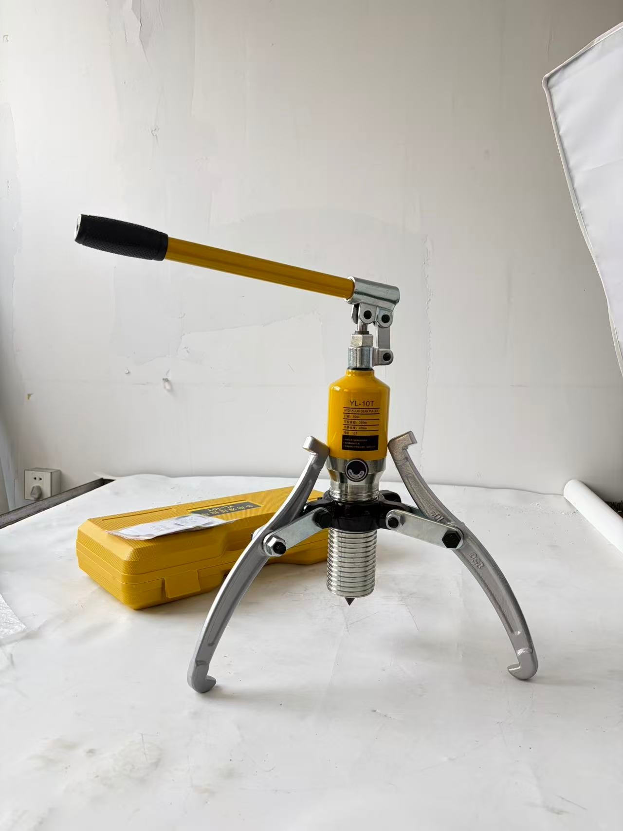 10 Ton Hydraulic Puller 3 Jaw Heavy Duty Gear Bearing Puller Tool HP3J010 - with | Sold by Uncle Wiener's Wholesale
