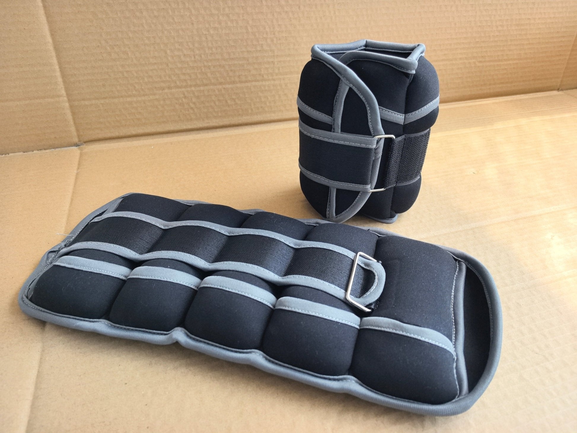 10LBS Adjustable Ankle/Wrist Weights Set of 2 – Removable Steel Bars, Fitness & Training Gear AWW010452 - with | Sold by Uncle Wiener's Wholesale