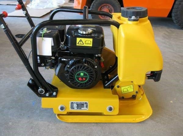 14” Plate Compactor – 6.5HP Vibratory Tamper with Wheels & Water Tank - C75HC - Gas - Powered Plate Compactor with | Sold by Uncle Wiener's Wholesale