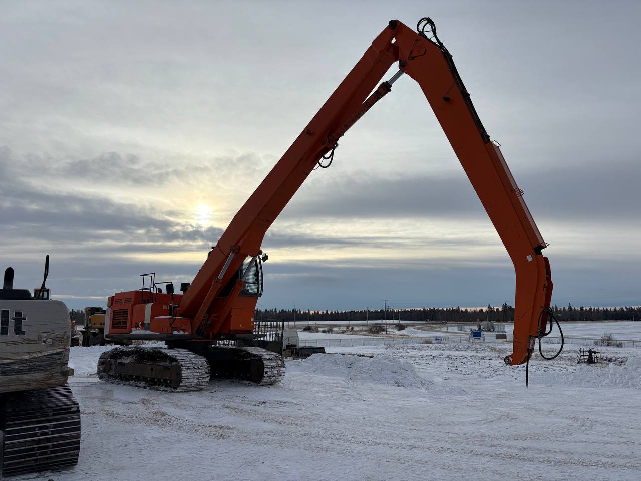 2008 Hitachi ZX450LC-3 VG Track Material Handler – Uncle Wiener's