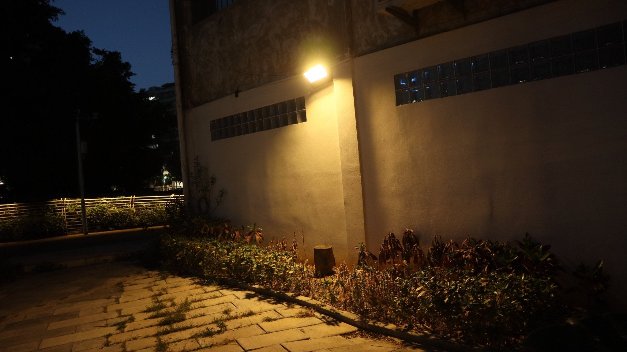200W Solar LED Flood Light 3 Color Temperature Outdoor Security Light QYJM13200W - with | Sold by Uncle Wiener's Wholesale
