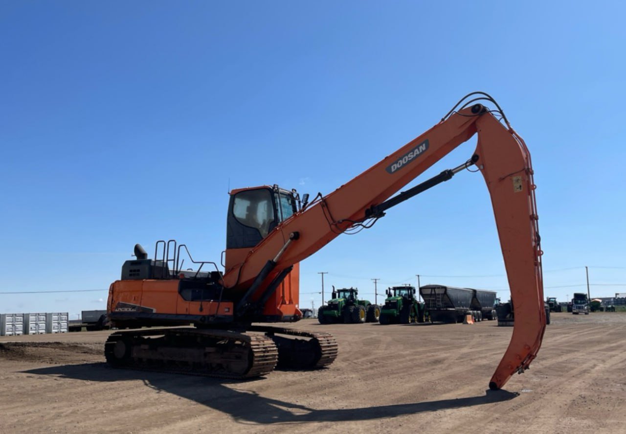 2015 Doosan DX300LC - 5 Track Material Handler | Runs, Some Issues | Complete Machine for Sale - with | Sold by Uncle Wiener's Wholesale