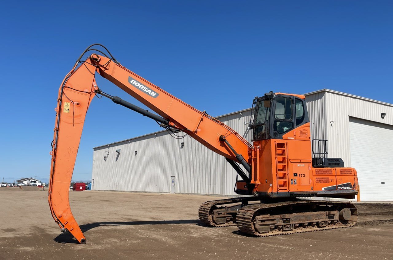2015 Doosan DX300LC - 5 Track Material Handler | Runs, Some Issues | Complete Machine for Sale - with | Sold by Uncle Wiener's Wholesale
