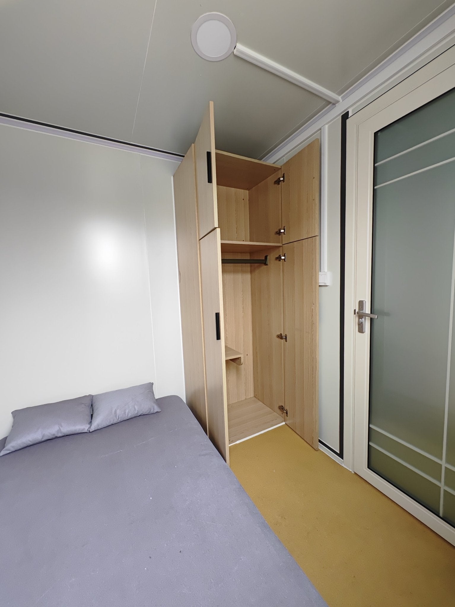 20FT Insulated Mobile Office Container with Kitchen Bathroom & Bedroom | Wired, Ready to Use SU289481 - with | Sold by Uncle Wiener's Wholesale