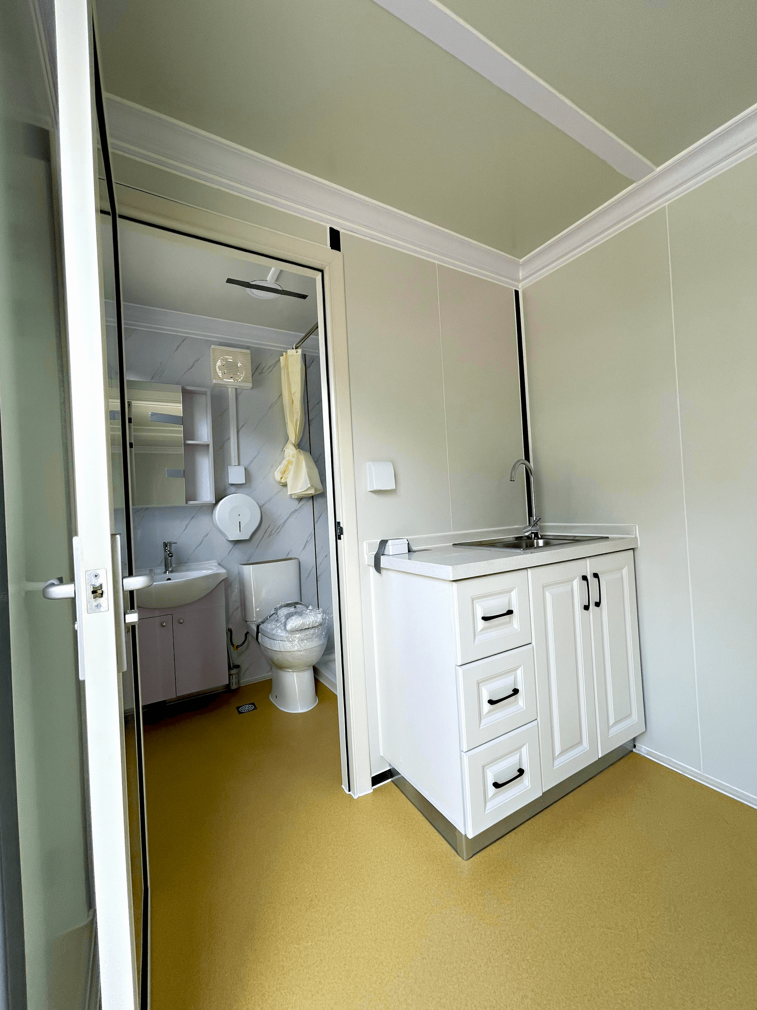 20FT Mobile Office with Bathroom & Kitchen | Insulated, Wired, Ready to Use SU289481 - with | Sold by Uncle Wiener's Wholesale