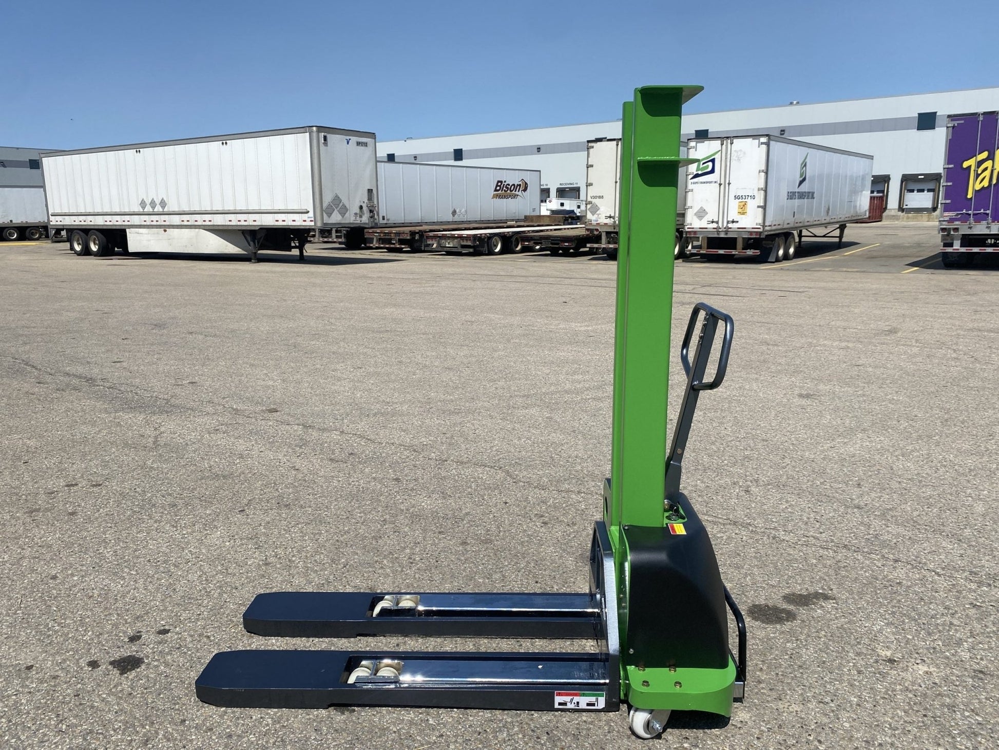 2200 lb Portable Electric Pallet Jack Forklift Stacker 1300mm Lift ES121000 - with | Sold by Uncle Wiener's Wholesale
