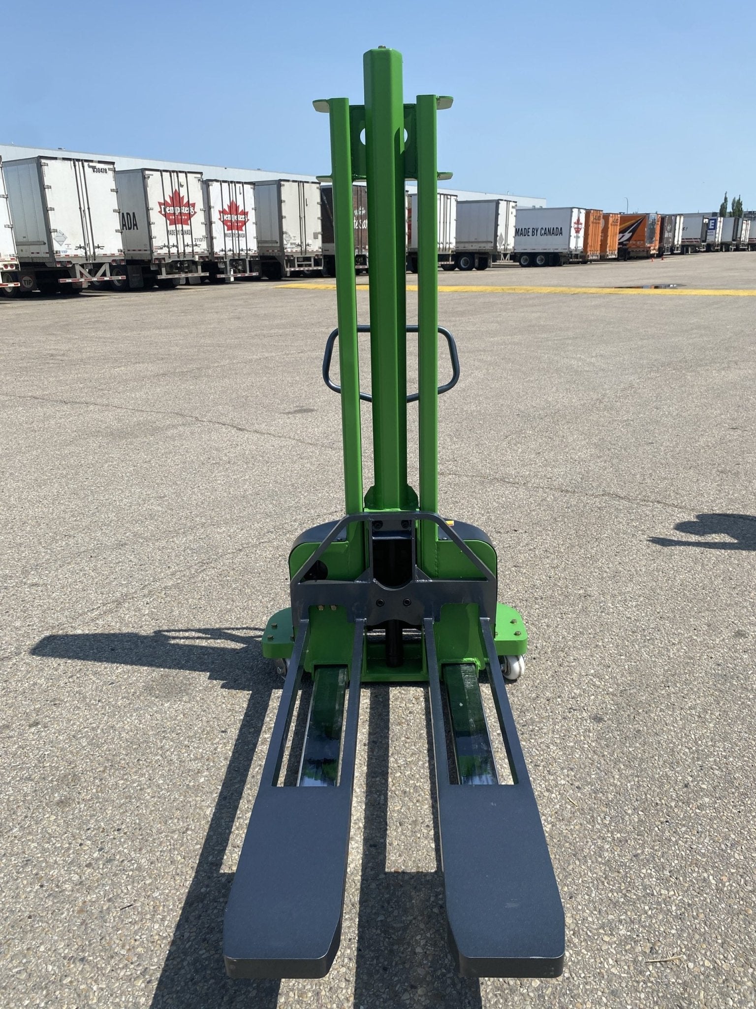 2200 lb Portable Electric Pallet Jack Forklift Stacker 1300mm Lift ES121000 - with | Sold by Uncle Wiener's Wholesale