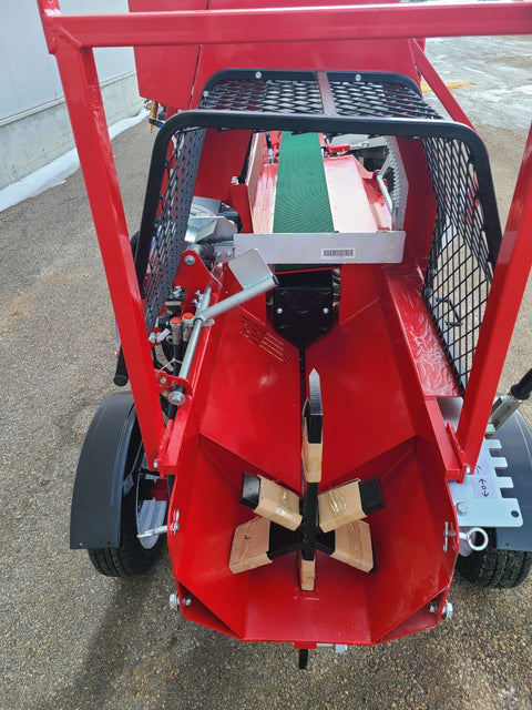 Blue Viper Firewood Processor – Full Trailer Setup
BVFP Model – STIHL Bar Saw Firewood Cutting System
Hydraulic Log Conveyor on Blue Viper Processor
Rear View of Blue Viper BVFP Wood Processor Trailer