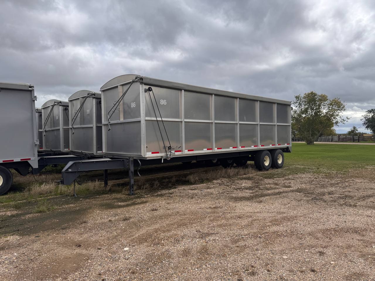 30 ft Drying Cube Silage Wagon – Forage & Silage Wagon with Aeration Floor - with Aluminum | Sold by Uncle Wiener's Wholesale