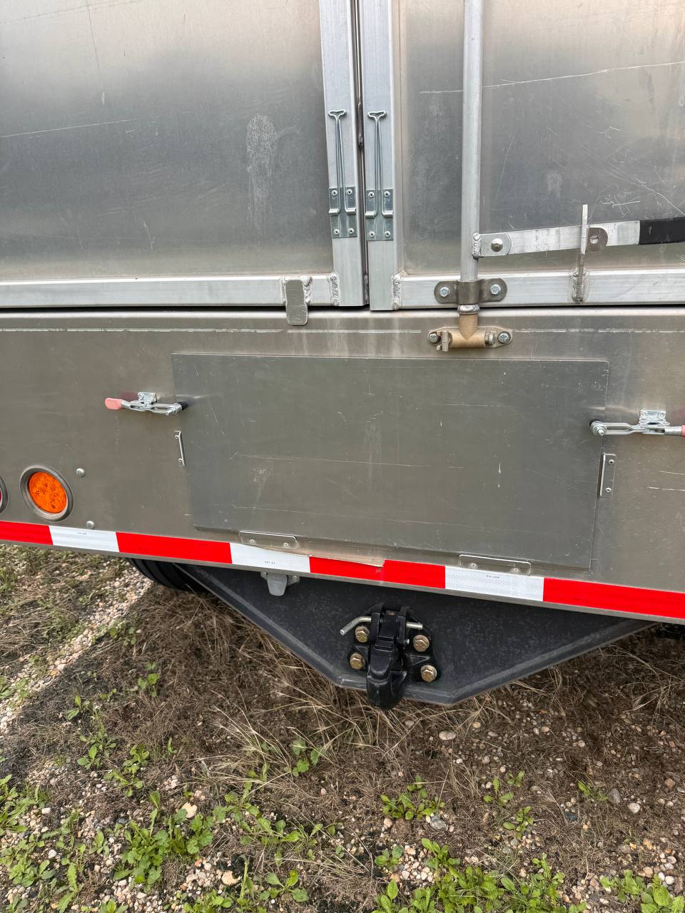 30 ft Drying Cube Silage Wagon – Forage & Silage Wagon with Aeration Floor - with Aluminum | Sold by Uncle Wiener's Wholesale
