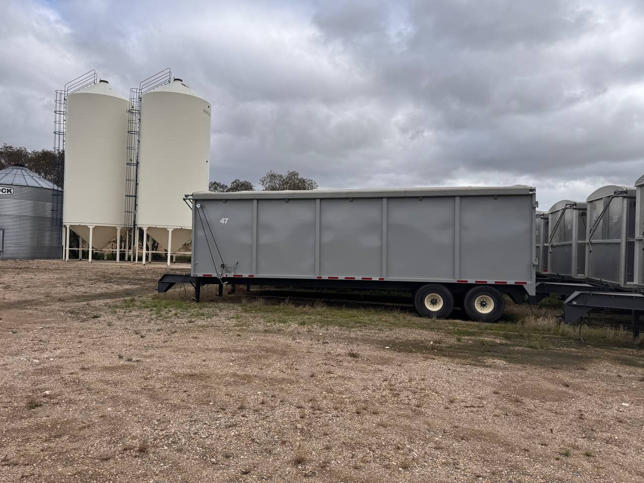 30 ft Drying Cube Silage Wagon – Forage & Silage Wagon with Aeration Floor - with Aluminum | Sold by Uncle Wiener's Wholesale