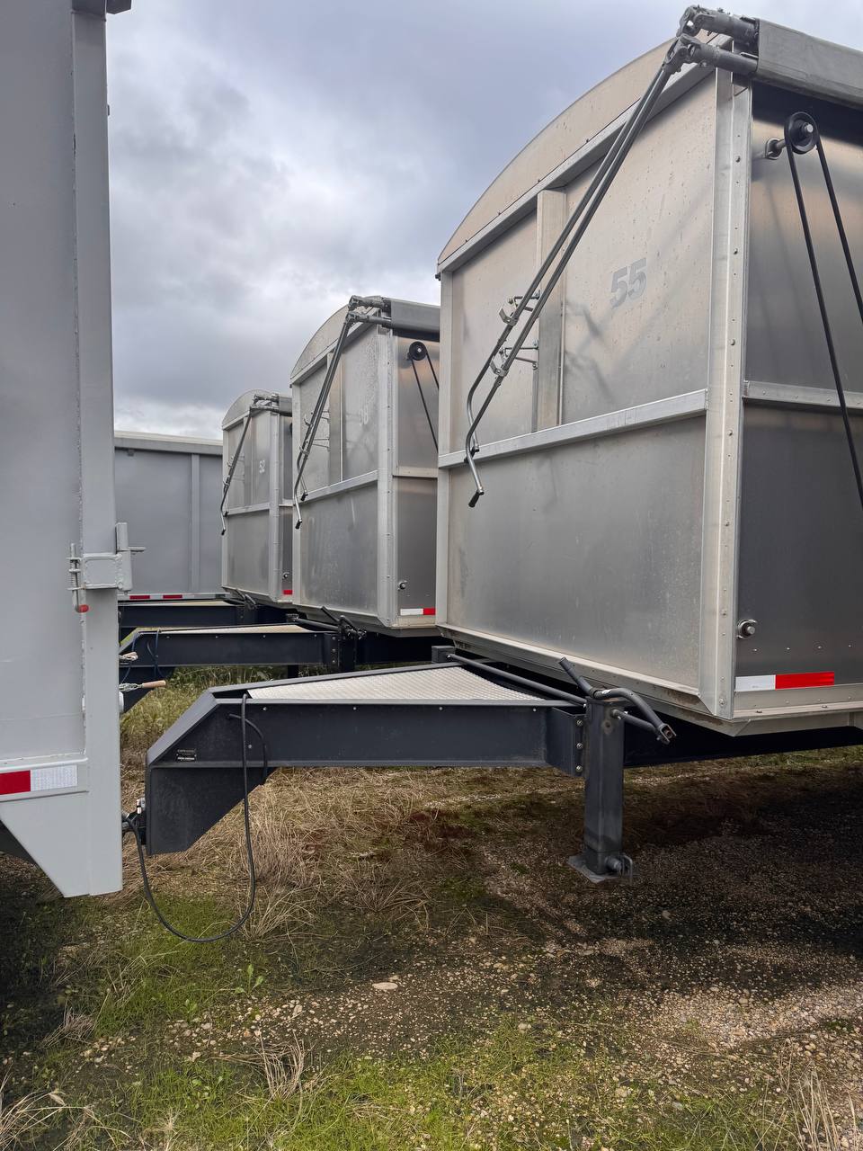 30 ft Drying Cube Silage Wagon – Forage & Silage Wagon with Aeration Floor - with Aluminum | Sold by Uncle Wiener's Wholesale