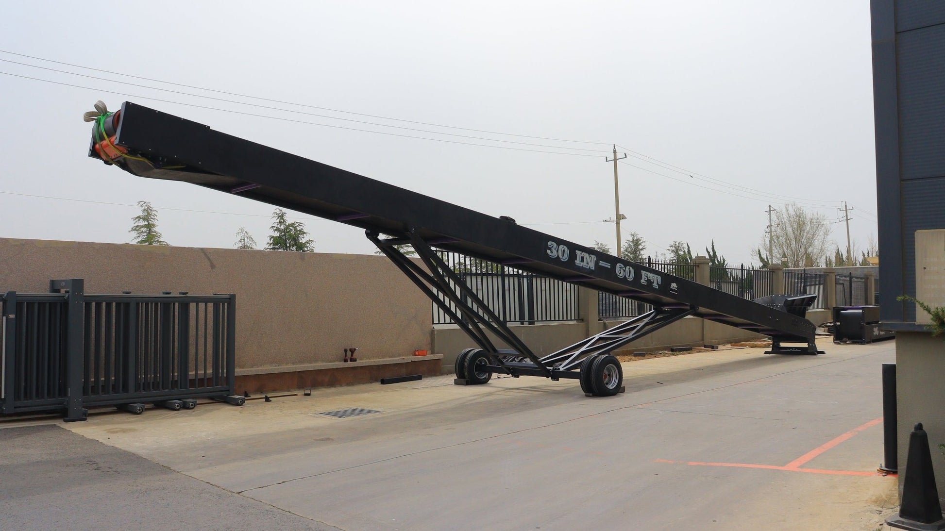 30 x 60 FT Heavy Duty Stacking Conveyor for Mining, Recycling, Aggregates SU25602 - with | Sold by Uncle Wiener's Wholesale