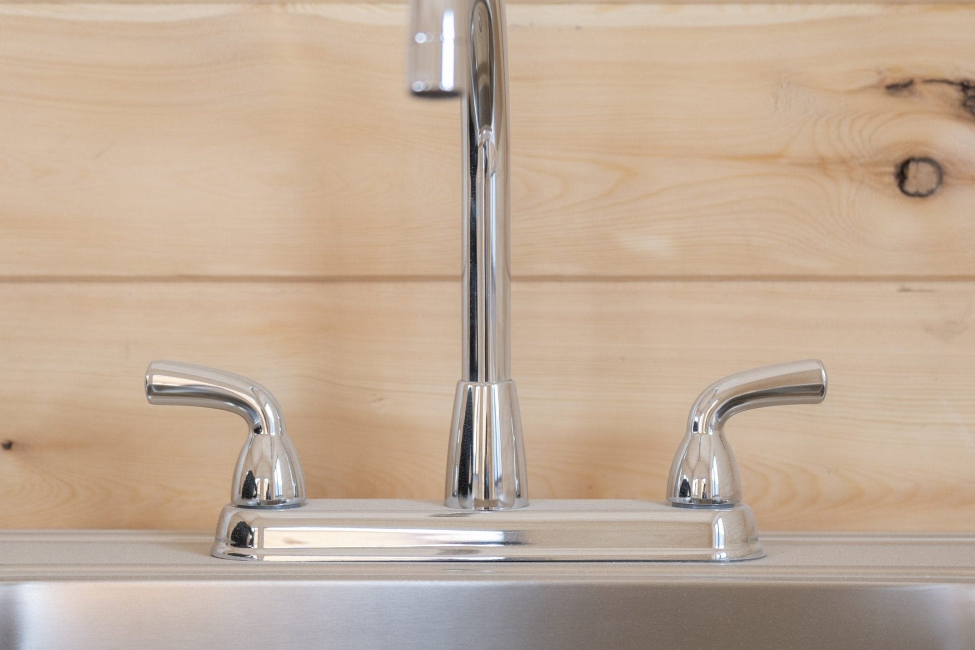 370 SQ FT Insulated Pine Log Cabin Tiny House Package – Multiple Options – Energy - Efficient Design - with PACKAGE KIT (WITHOUT ELECTRICAL / ASSEMBLED) | Sold by Uncle Wiener's Wholesale