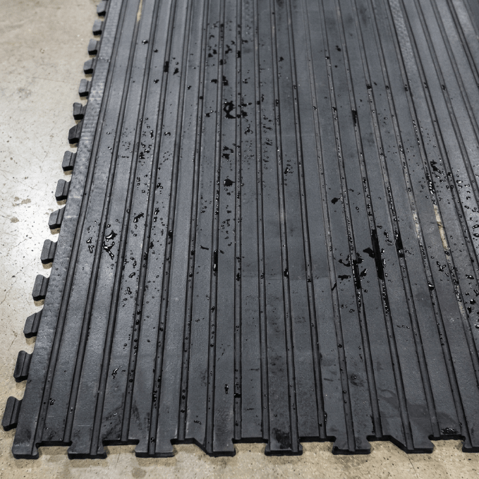 4' x 6' Heavy - Duty Rubber Floor Mat – Gym, Garage, Workshop & Horse Stall Flooring - Shelters & Garages with 3/8″ INTERLOCKING 4X6RM38I | Sold by Uncle Wiener's Wholesale
