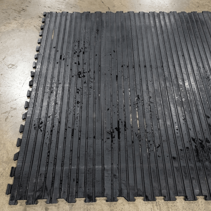 4' x 6' Heavy - Duty Rubber Floor Mat – Gym, Garage, Workshop & Horse Stall Flooring - Shelters & Garages with 1/2″ INTERLOCKING VERSION 4X6IL | Sold by Uncle Wiener's Wholesale