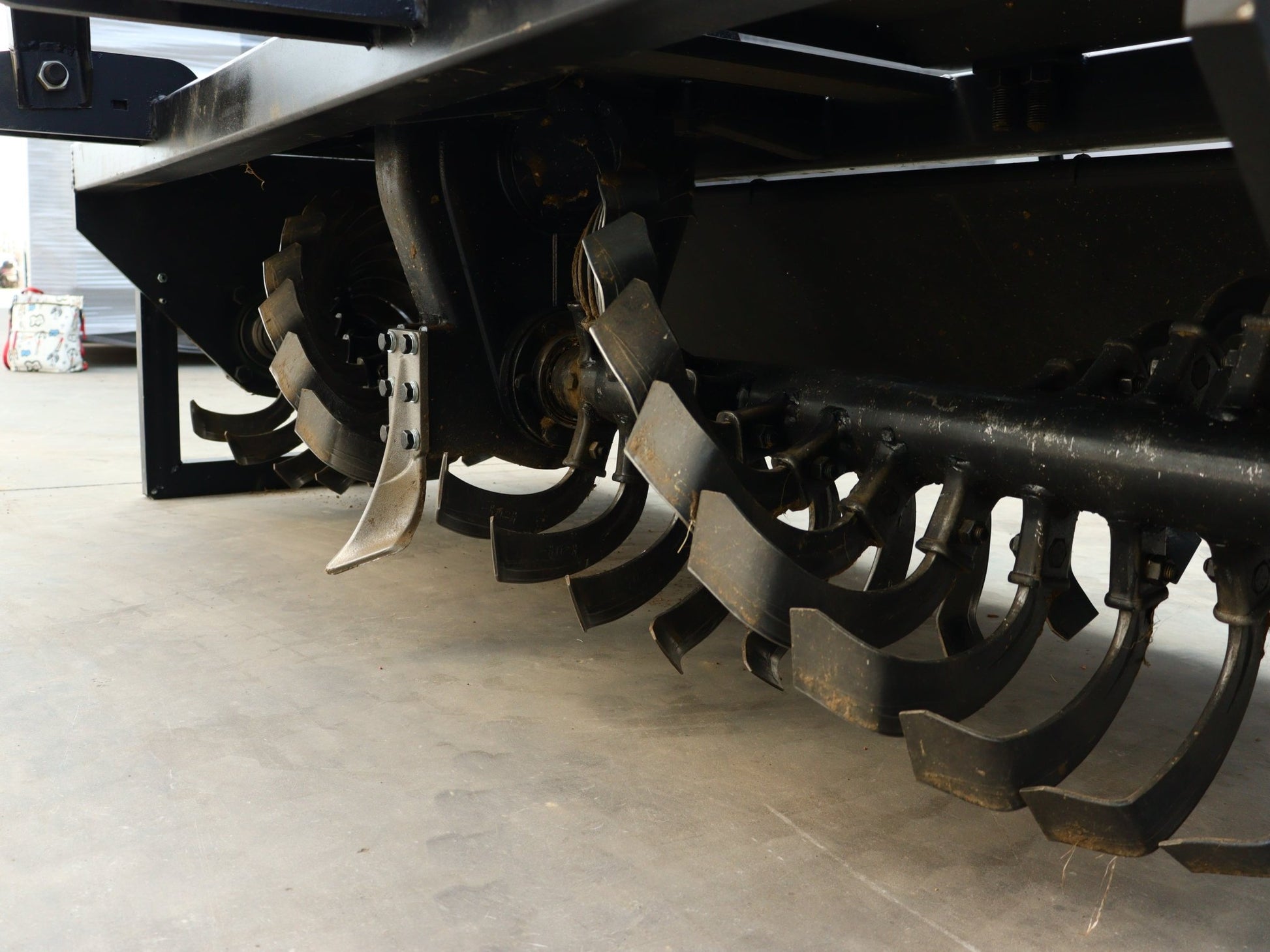 75" 3-Point Hitch Rotary Tiller for 30–60 HP Tractors with 52 Blades, 12–16 cm Working Depth & PTO Drive SU3PT72 - with | Sold by Uncle Wiener's Wholesale