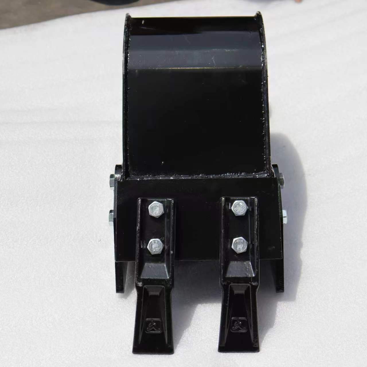 8" Mini Skid Steer Narrow Tooth Bucket Attachment for Trenching, Digging & Tight Access Work MB200T - with | Sold by Uncle Wiener's Wholesale