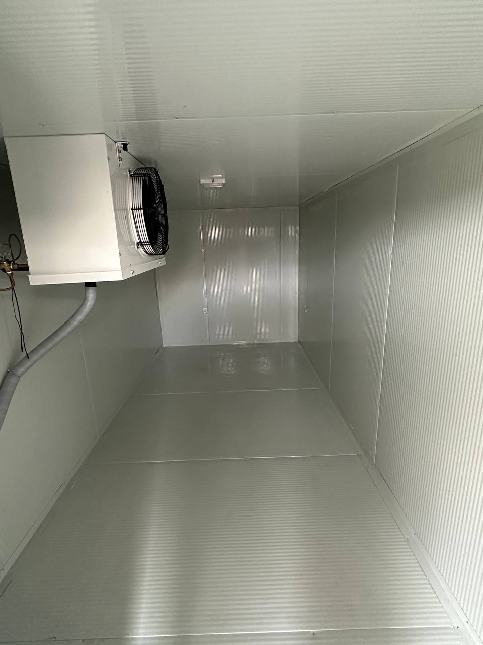 8ft x 20ft x 8ft Walk - In Container Cold Room Cooler with 3P Condensing Unit & Air Cooler CR2080 - with | Sold by Uncle Wiener's Wholesale