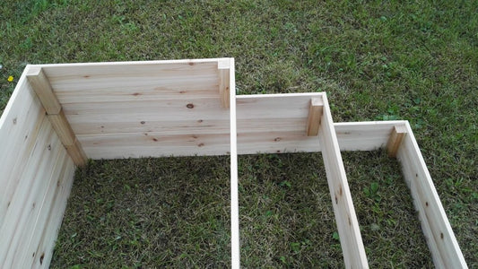 3-tier wooden raised garden bed on lawn
Step-style cedar planter box for vegetables and herbs
Easy-to-assemble elevated garden bed with tiered design

Outdoor wooden planter with 3 levels for home gardening
Spacious planter box for backyard flower and herb gardens
Durable raised bed for patio vegetable planting