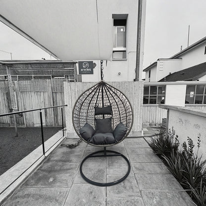 Egg Chair Swing on Patio with Gray Cushion

Hanging Egg Chair with Stand – Outdoor Setup

Egg Chair Basket Frame Close-Up

Dark Gray Cushion Detail

Indoor Setup of Egg Hammock Chair
