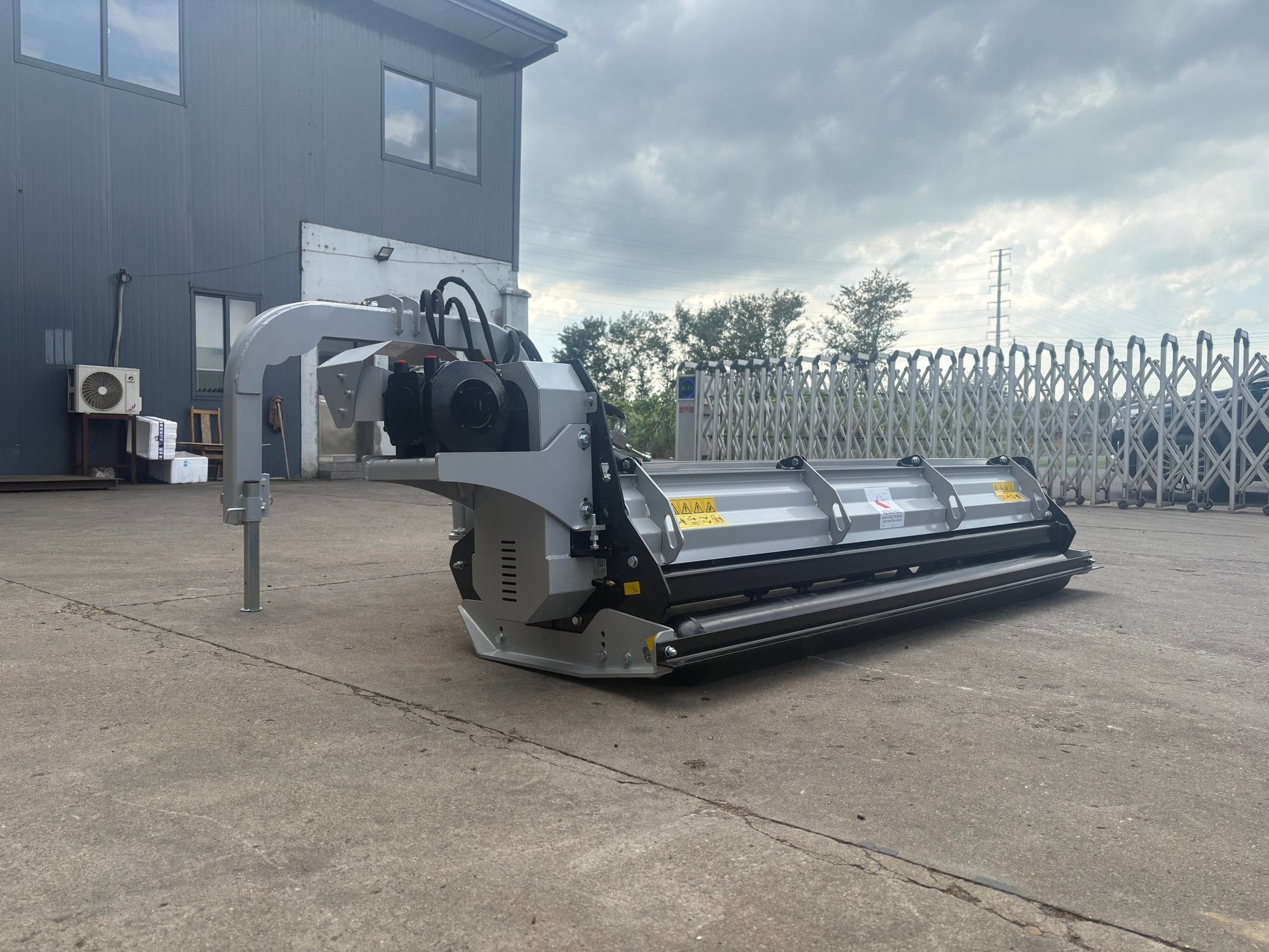 BEPS Heavy Duty Verge Flail Mower – Hydraulic Side Shift for Tractors 63″–94″ - with 63" Cutting Width | Sold by Uncle Wiener's Wholesale